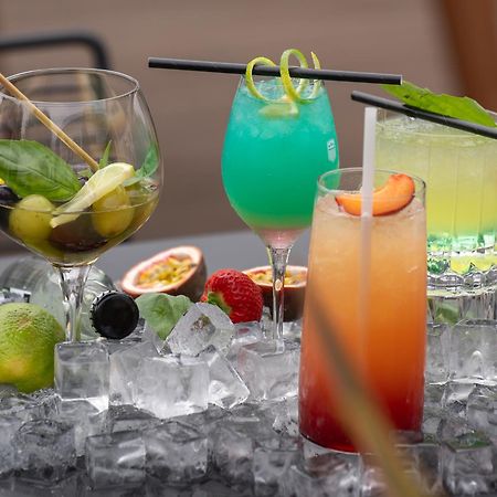 Logis Hotel & Restaurant Le Vert Bocage Franqueville-Saint-Pierre Bagian luar foto