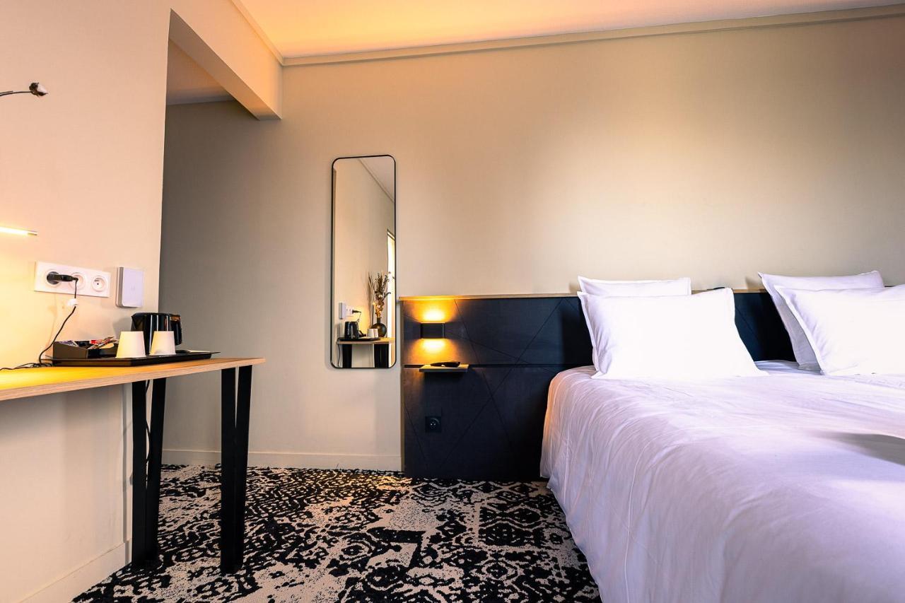 Logis Hotel & Restaurant Le Vert Bocage Franqueville-Saint-Pierre Bagian luar foto