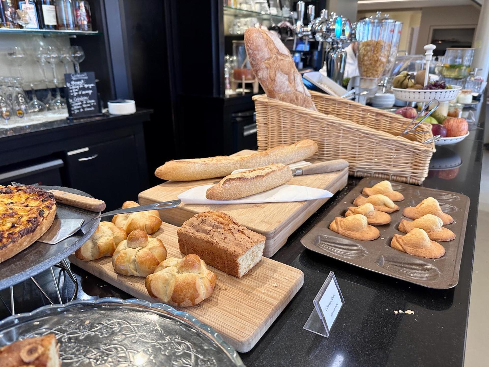 Logis Hotel & Restaurant Le Vert Bocage Franqueville-Saint-Pierre Bagian luar foto